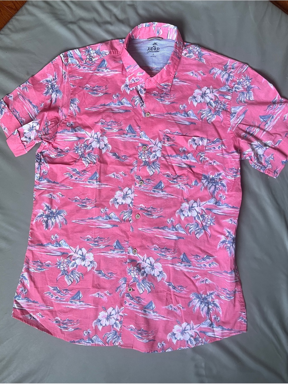 IZOD Pink Floral Hawaiian Button-Up Shirt size L